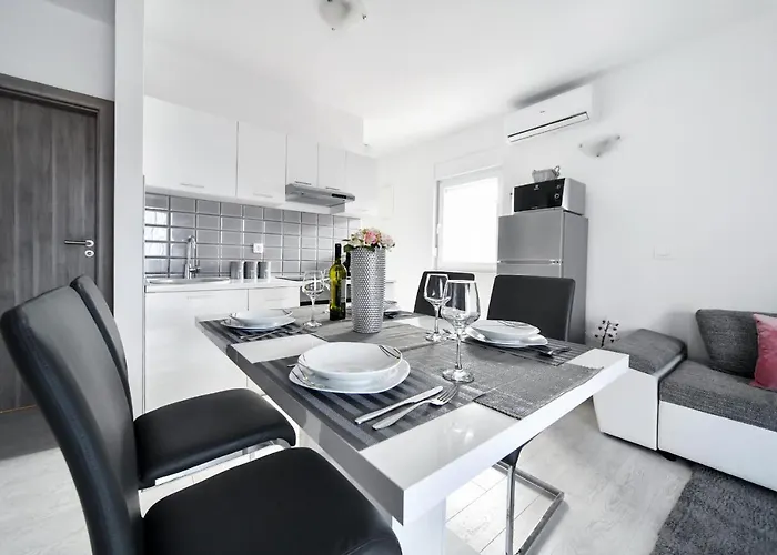 Deluxe Apartments Franic